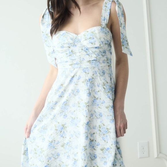 Floral Tie Strap Ruched Detail Maxi Dress - Picture 7 of 7